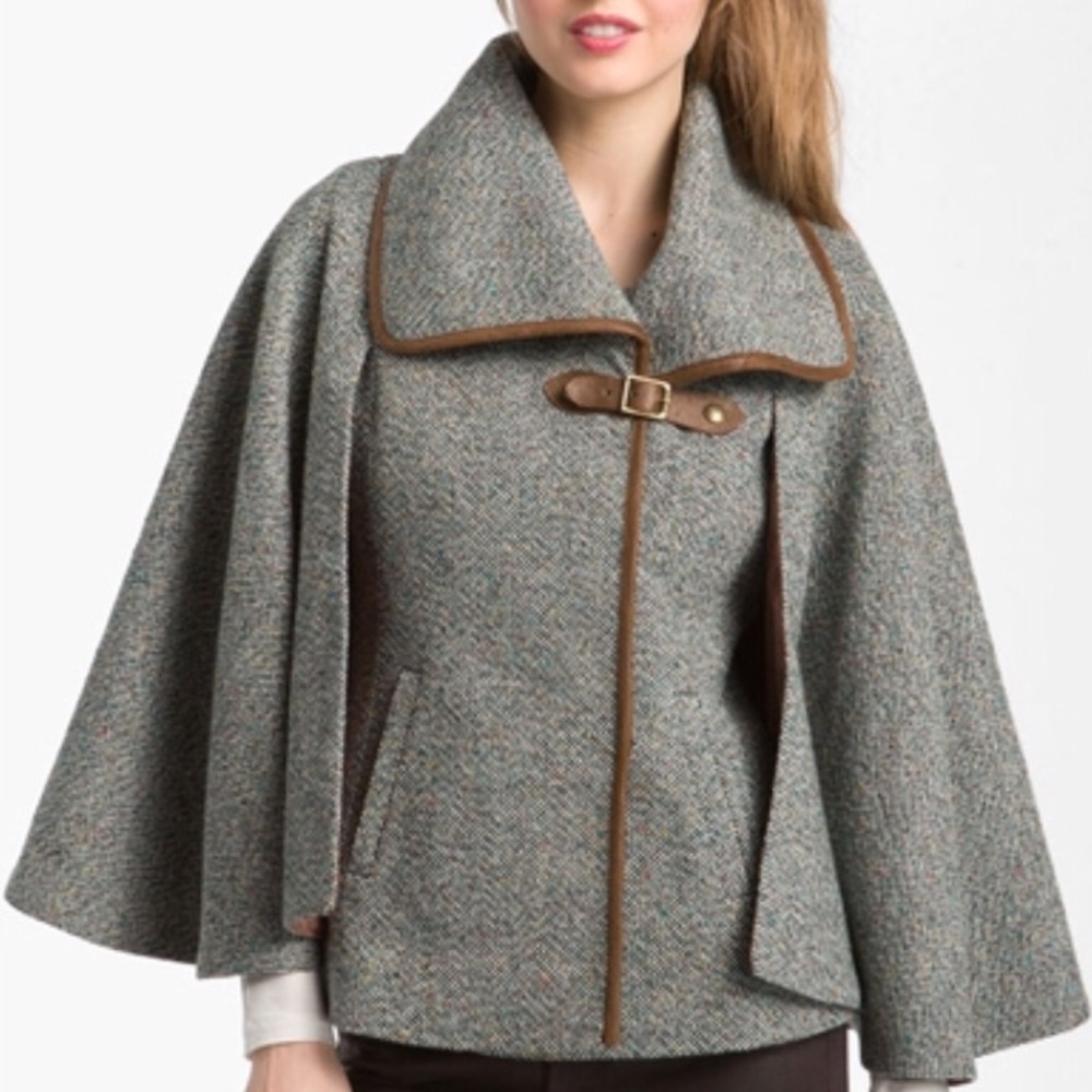Chic Womens Cape